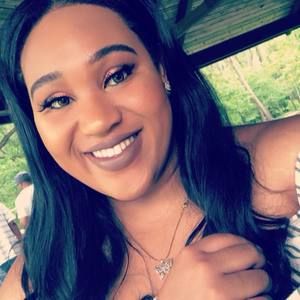 Meet your Posher, Cortney